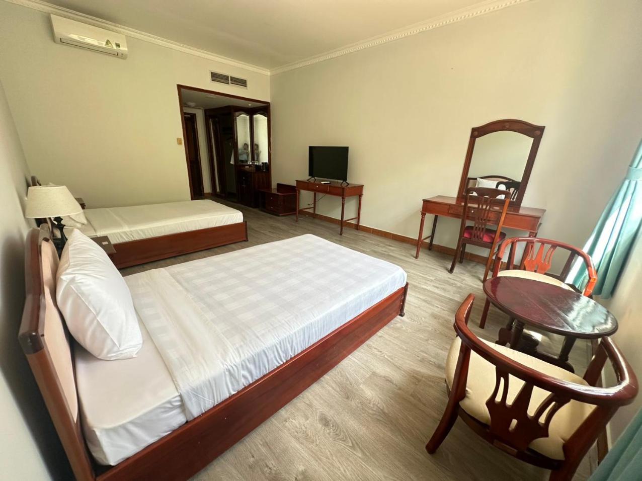 Ngoc Thu Hotel Soc Trang Buitenkant foto