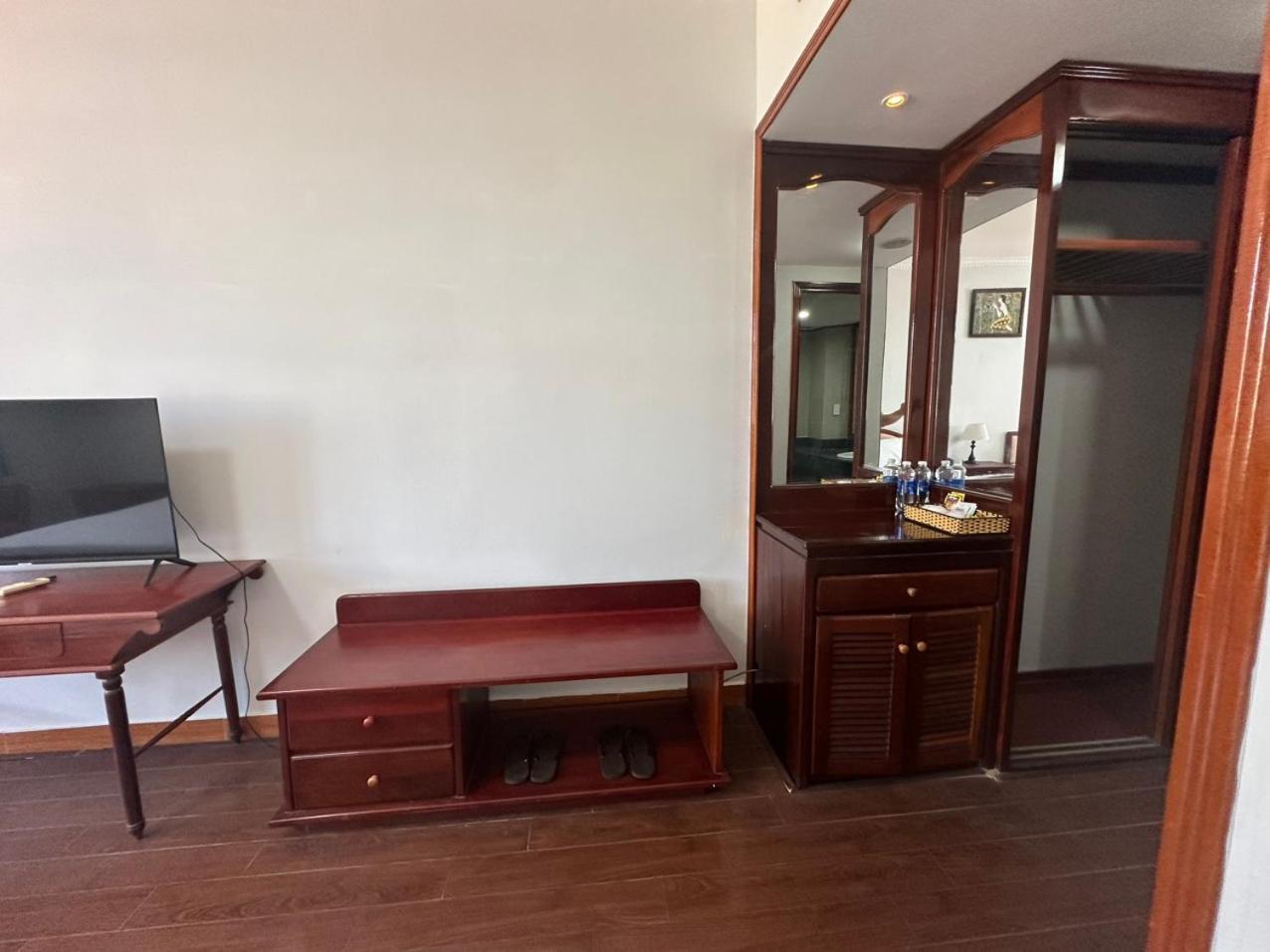 Ngoc Thu Hotel Soc Trang Buitenkant foto