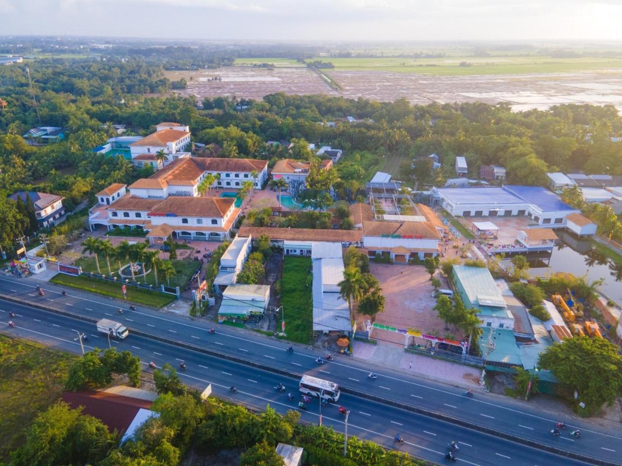 Ngoc Thu Hotel Soc Trang Buitenkant foto