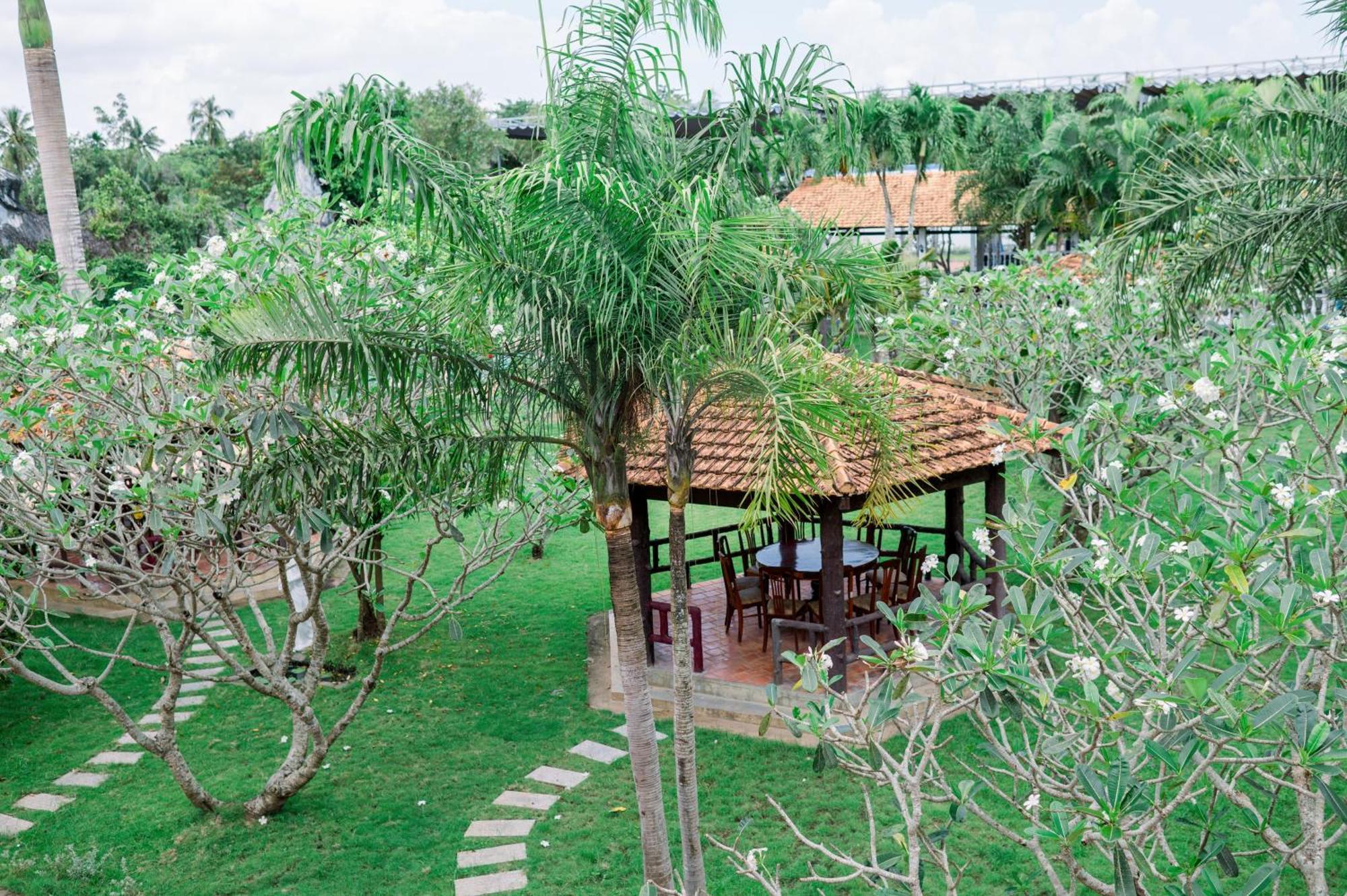 Ngoc Thu Hotel Soc Trang Buitenkant foto