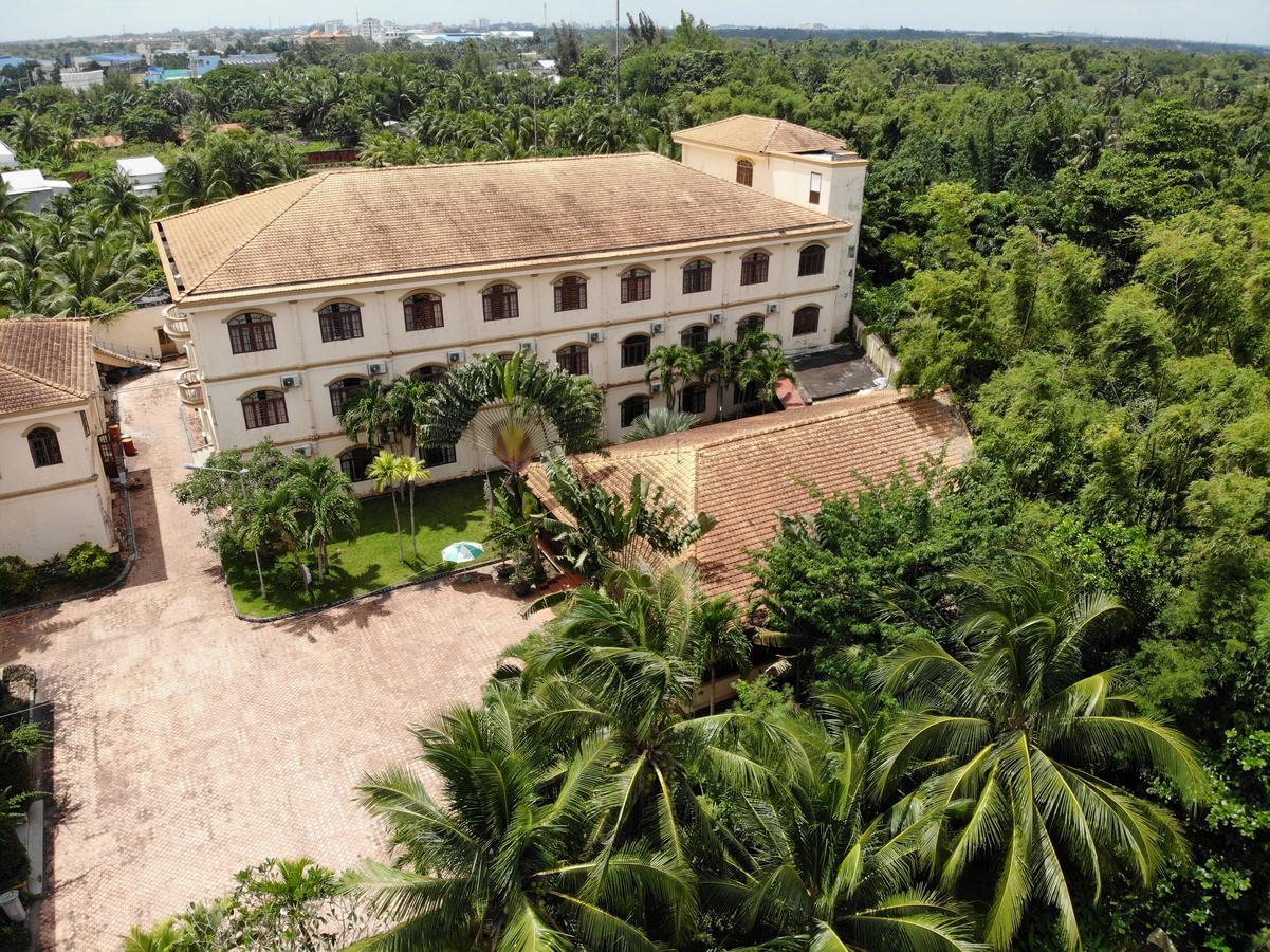Ngoc Thu Hotel Soc Trang Buitenkant foto