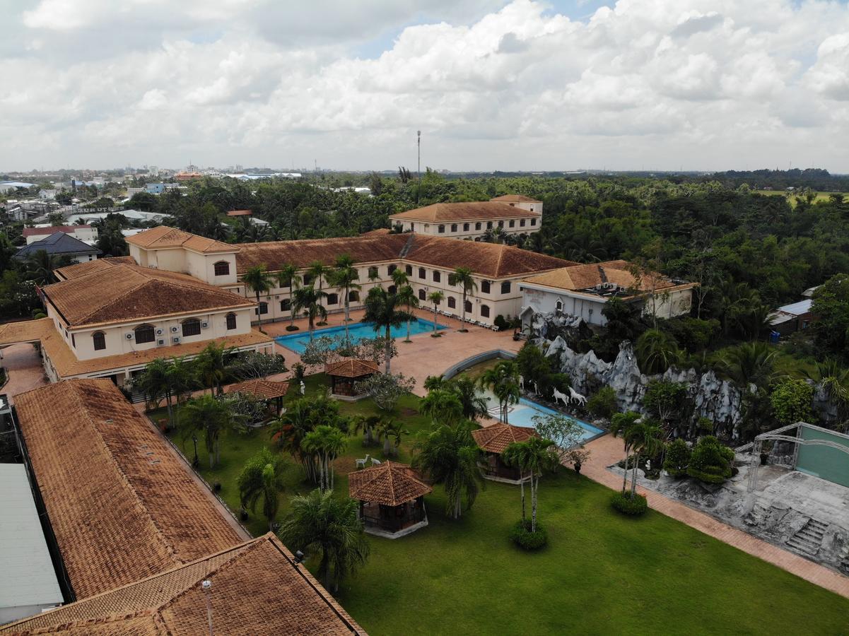 Ngoc Thu Hotel Soc Trang Buitenkant foto