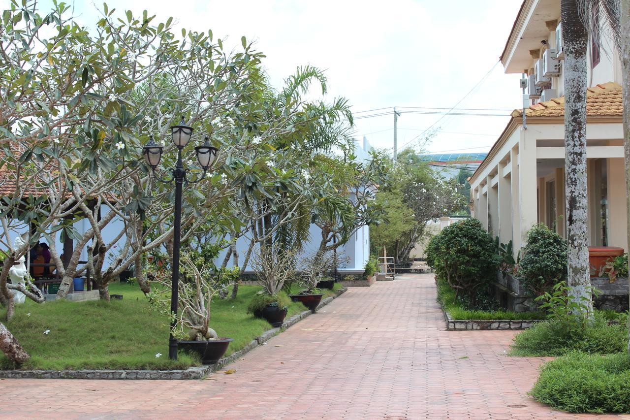 Ngoc Thu Hotel Soc Trang Buitenkant foto